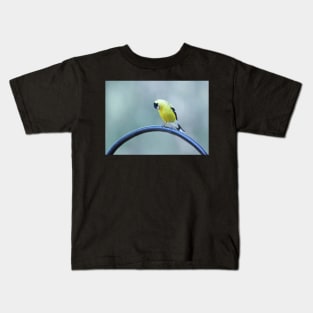 Expressive Goldfinch Kids T-Shirt